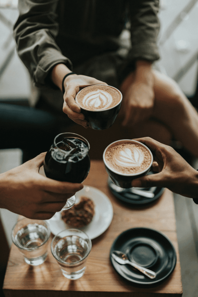 Ilustrasi Liburan Cuma Ngopi-Ngopi Cantik